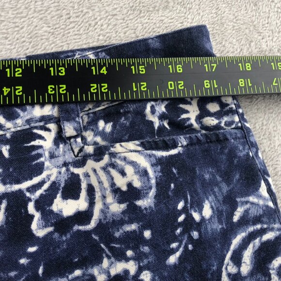 Chaps Denim Womens Capri Jeans Size 10 Floral Batik Indigo Blue Boho Chic Casual - Picture 4 of 11